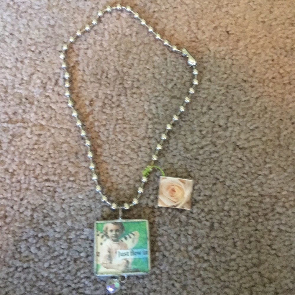 Brand new necklace